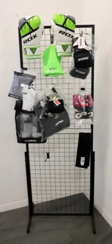 Area shop: guantoni e materiale tecnico