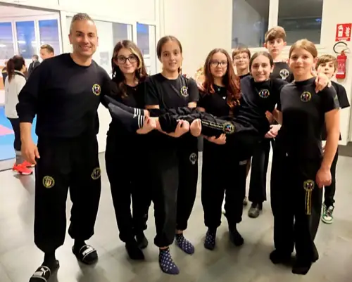 Maurizio con il gruppo giovani di Wing Chun