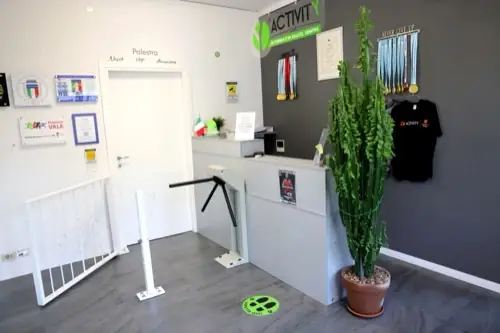 La reception e i tornelli d’ingresso