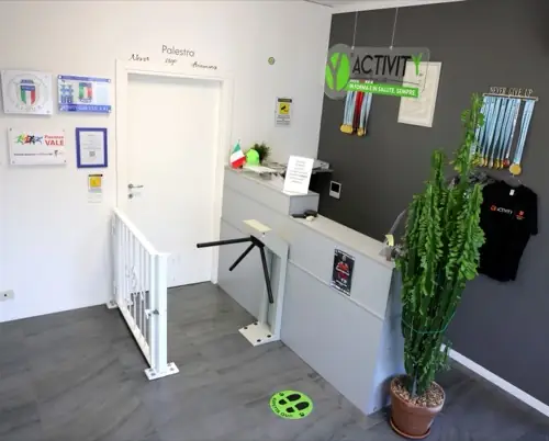 La reception e i tornelli d’ingresso