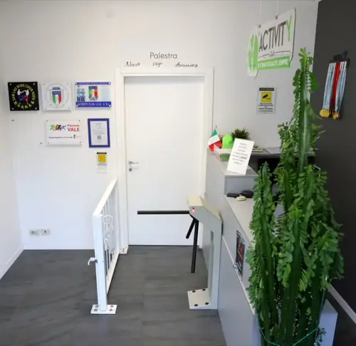 La reception e i tornelli d’ingresso