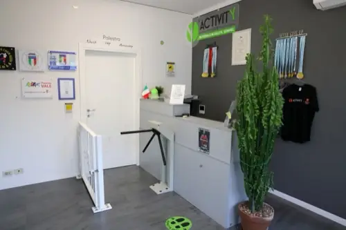 La reception e i tornelli d’ingresso